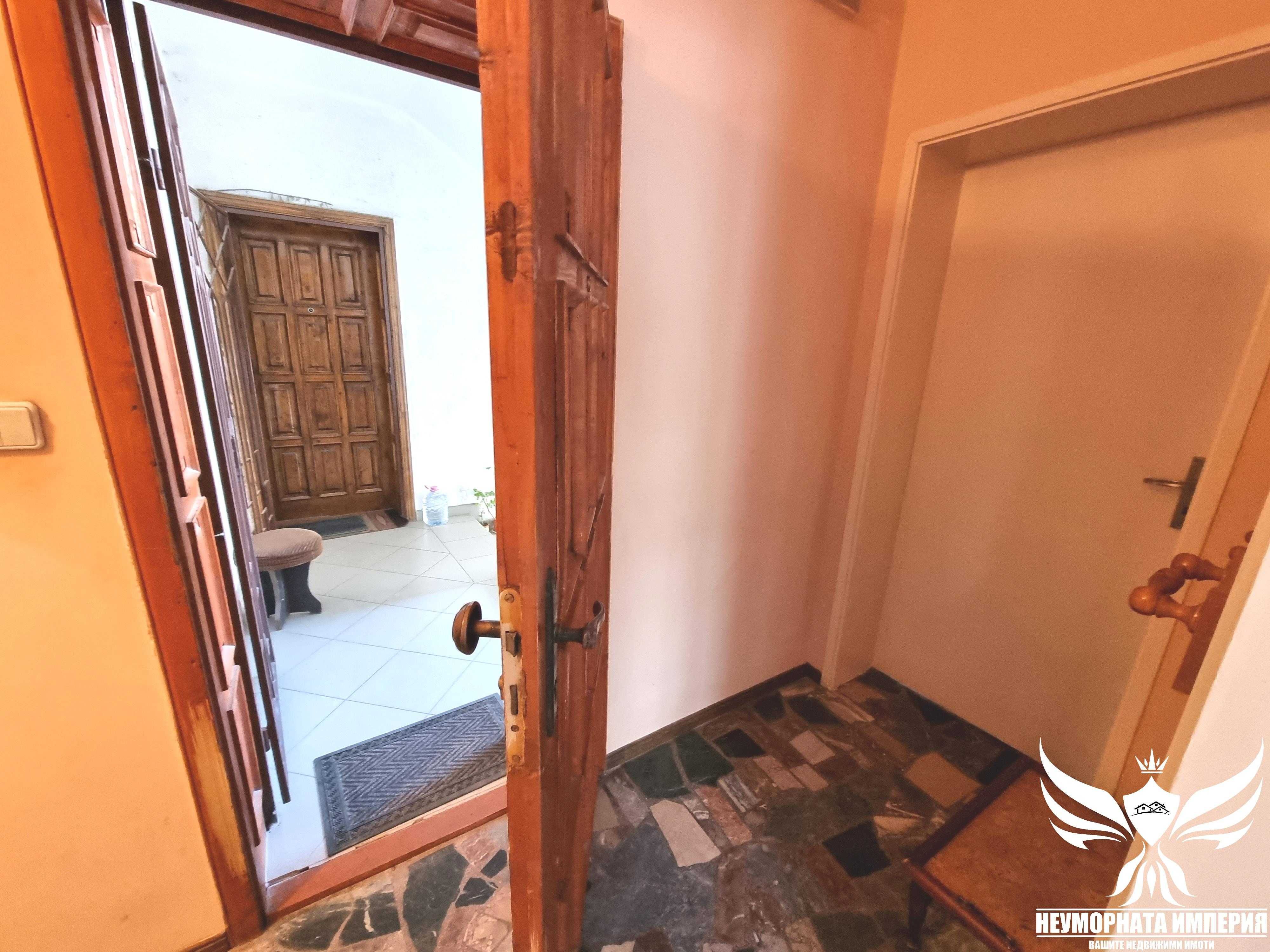 Продавам тристаен/двуетажен мезонет 87РЗПкв гр.Асеновгрд, център