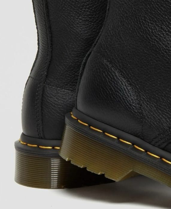 Черни оригинални боти Dr Martens