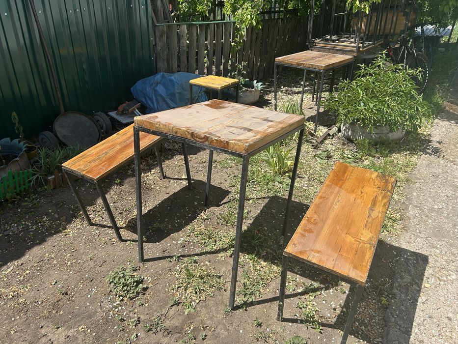 Продам столы стулья в стиле лофт.