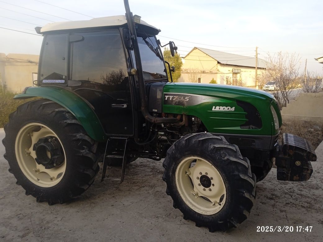 Traktor TTZ-LS 1004