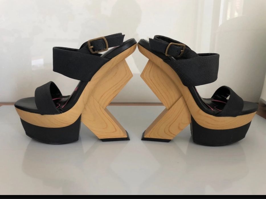 Sandale cu platforma