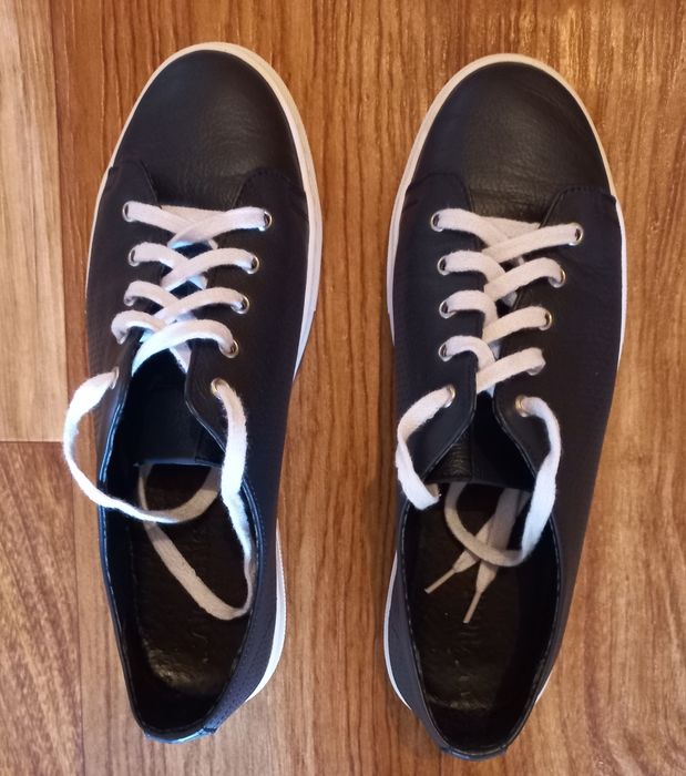 Продам кожанную обувь