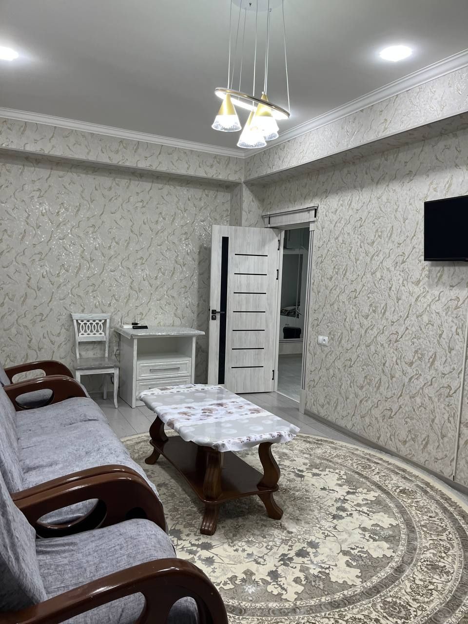 2 хоналик люкс квартира ижарага берилади