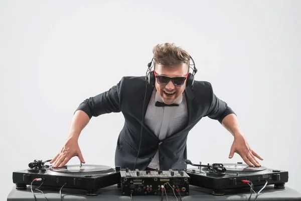 DJ от Last Media – музыка, которая заставит всех танцевать!