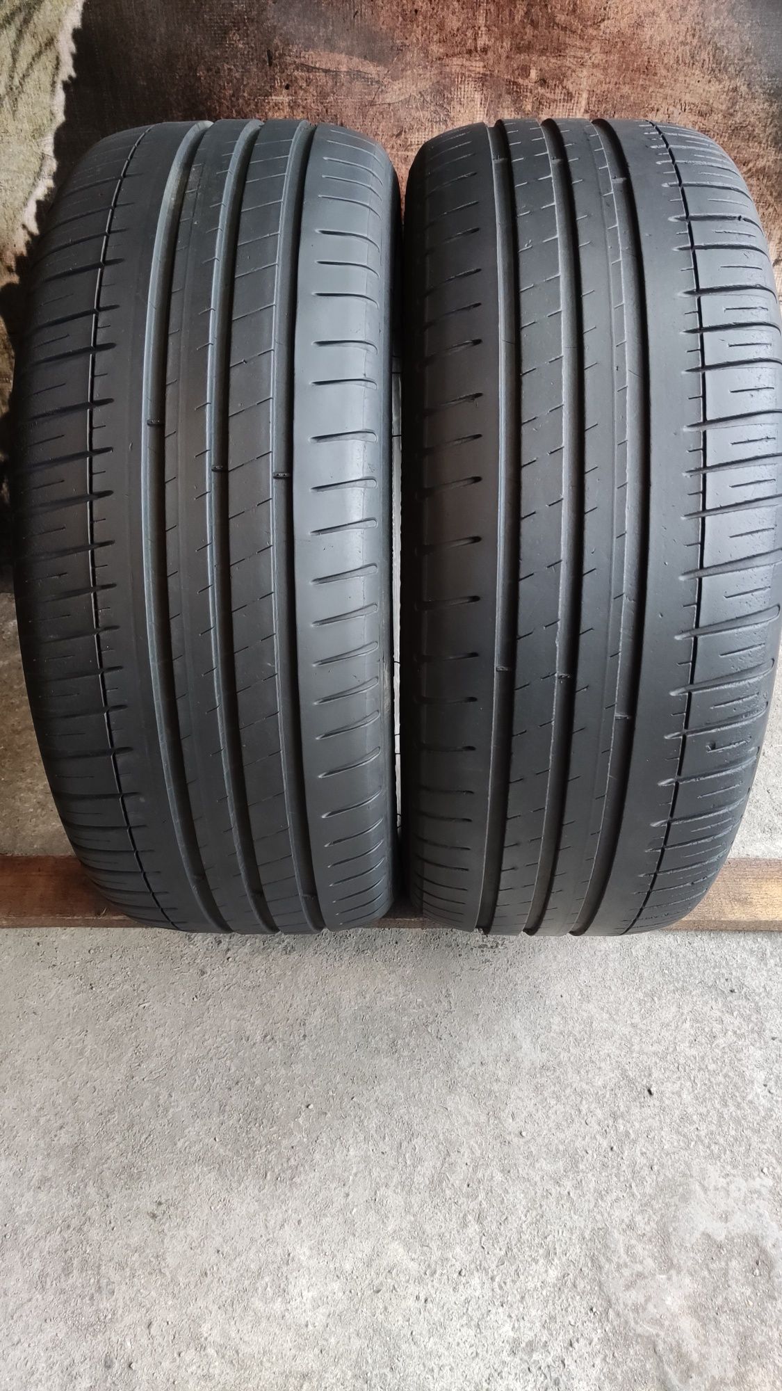 2бр летни гуми 235/45/18 Michelin Pilot Sport 3 
6.9 mm грайфер 
Много