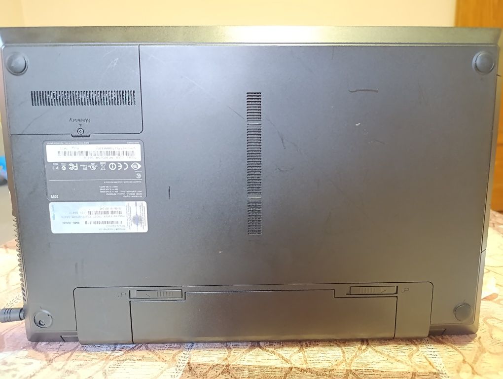 Лаптоп Samsung NP305V5A