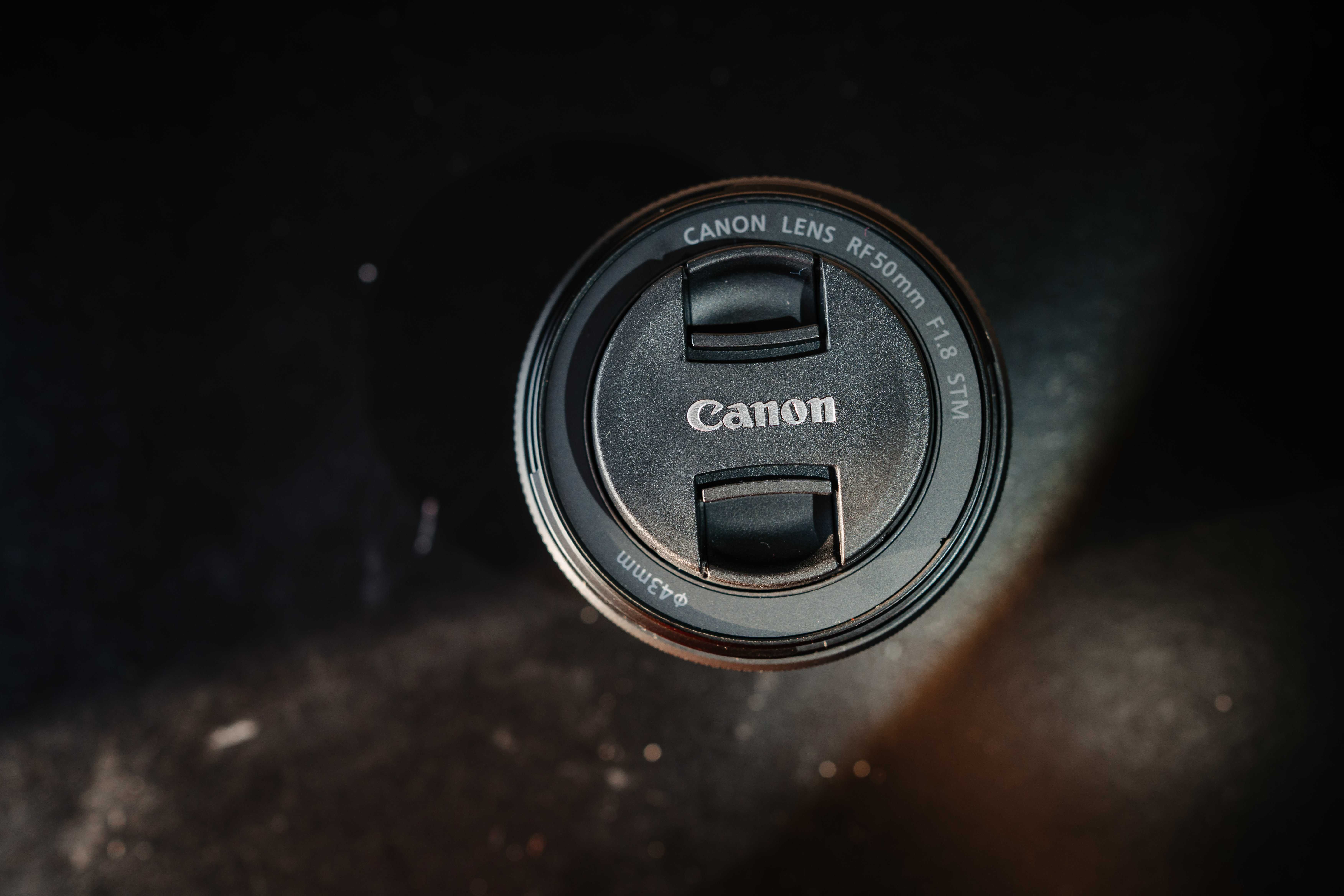 Canon RF 50mm f/1.8 STM nou – mic, ușor și super luminos!