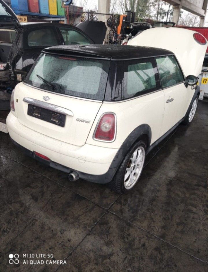 Vând piese auto Mini Cooper R65 1.6 benzina an de fabricație 2009