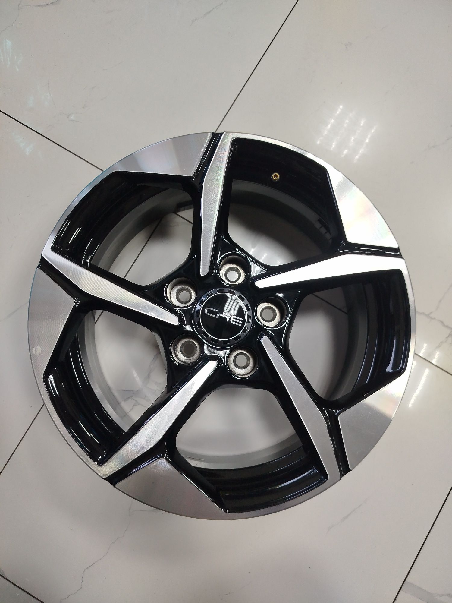 Byd diska sotiladi