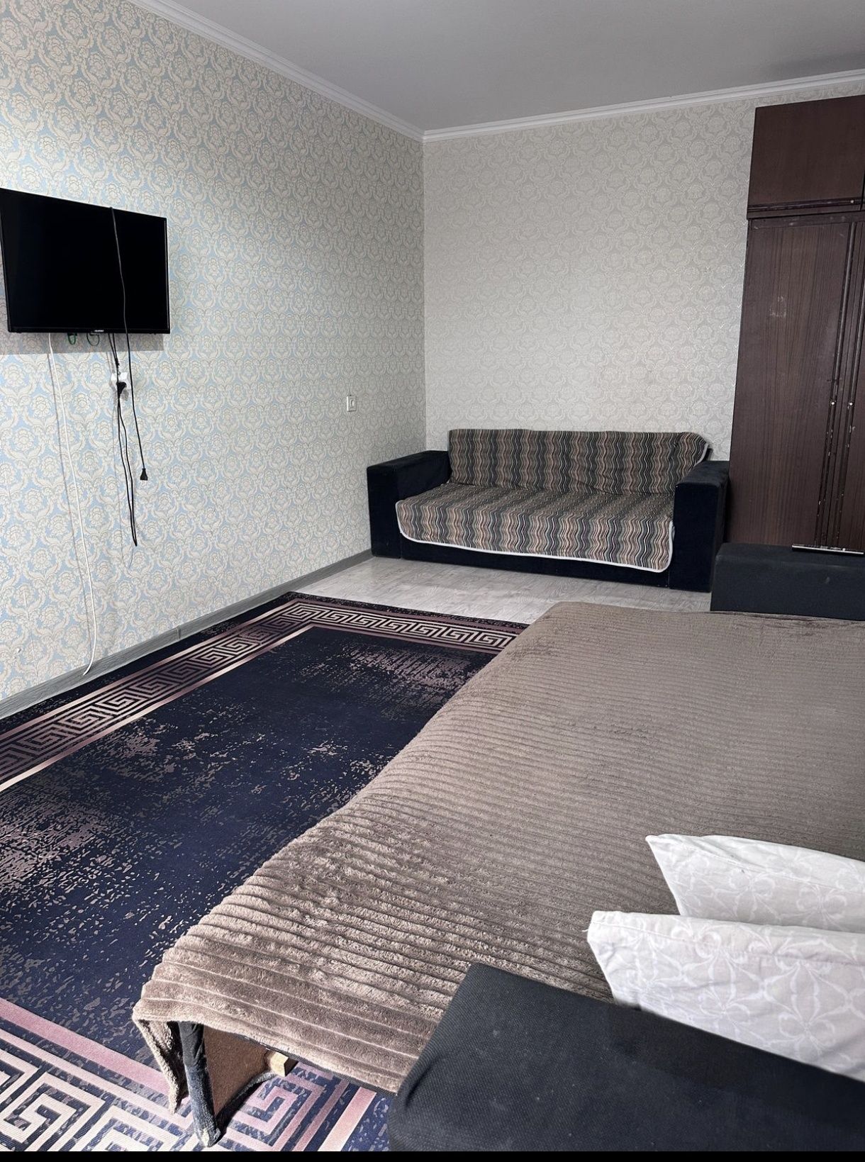 Сдаётся посуточно, по часам 1 ком.кв в 8 мкр.Wi-fi smart TV