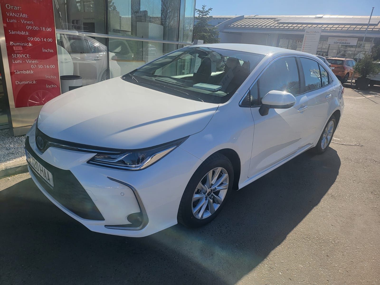 Inchiriem Toyota Corolla hybrid  2024  - Nistour.ro