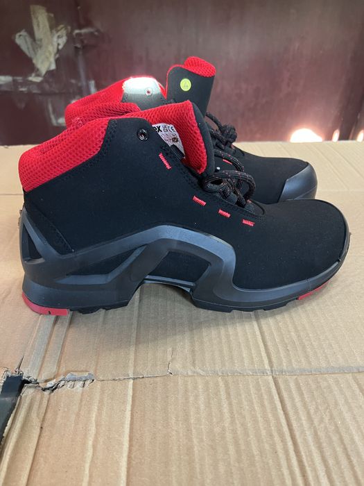 Vand bocanci protectie Uvex marimea 45