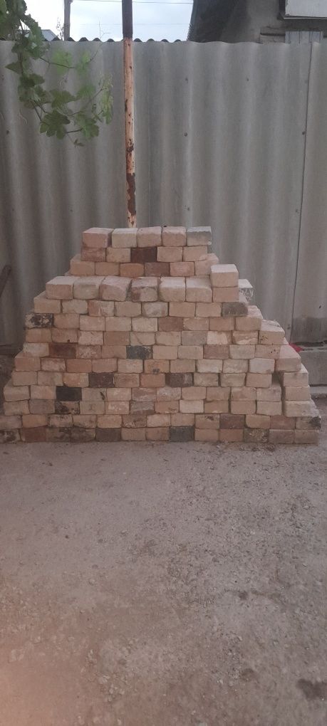 Огнеупорный кирпич бу 300шт есть