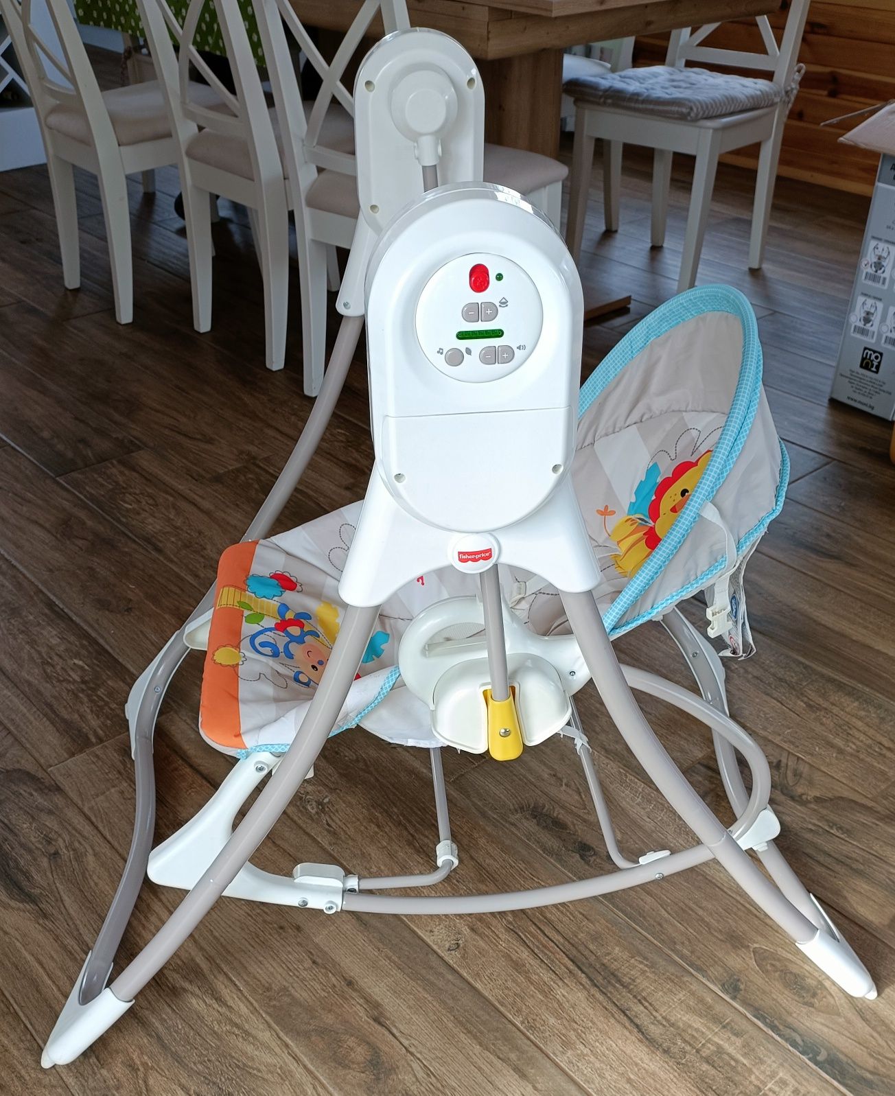 Fisher Price 3 в 1, бебешка музикална люлка-шезлонг-столче