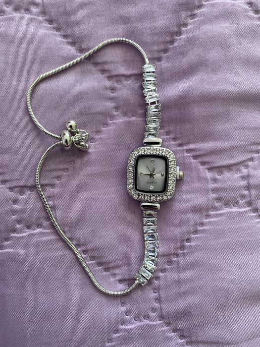 Сребристи гривни