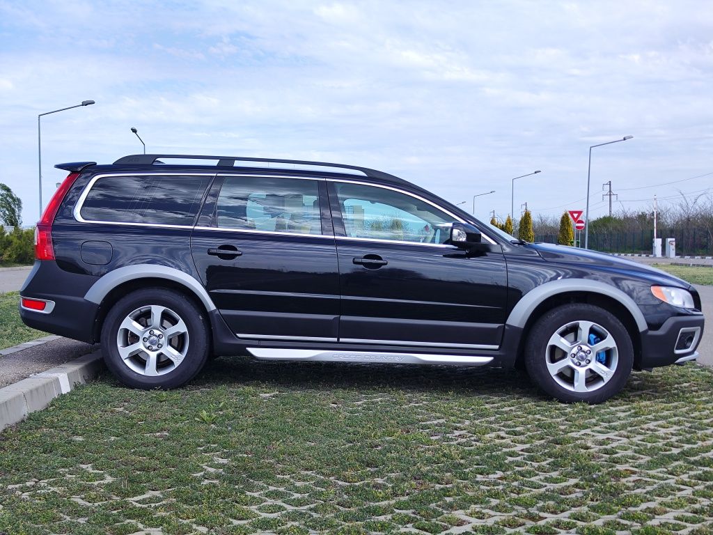 Volvo XC70 Cross-Country edition 2012