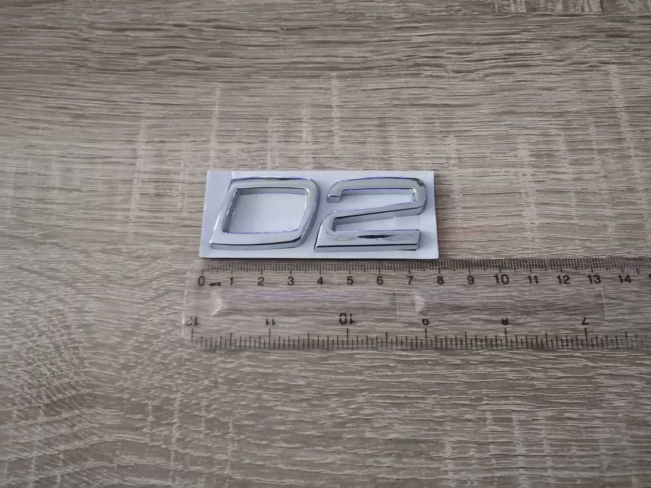 сребристи емблеми Волво Volvo D2