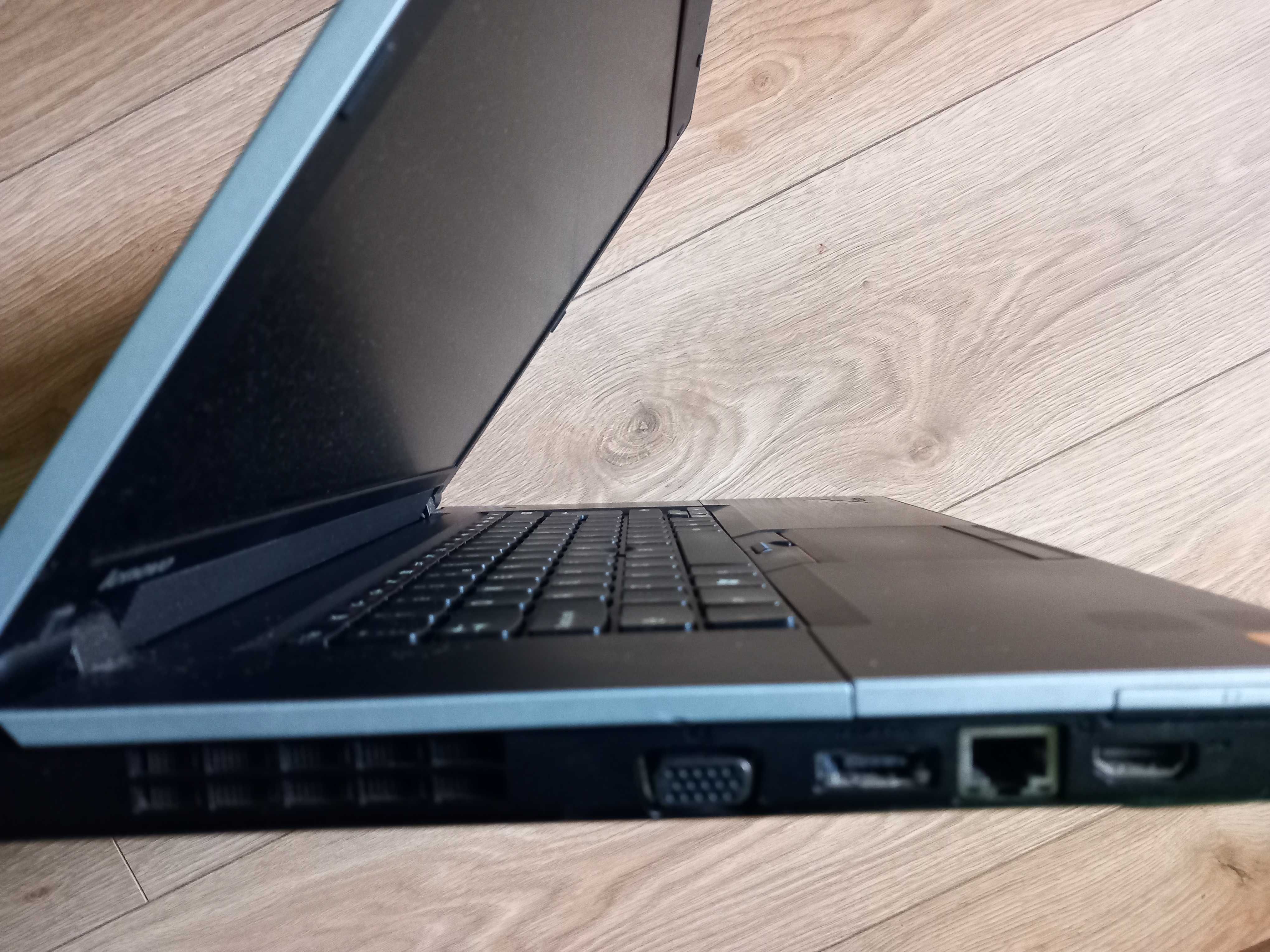 Laptop Lenovo cu ssd