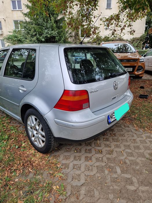 Vând golf4 2004 1,6 16 valve