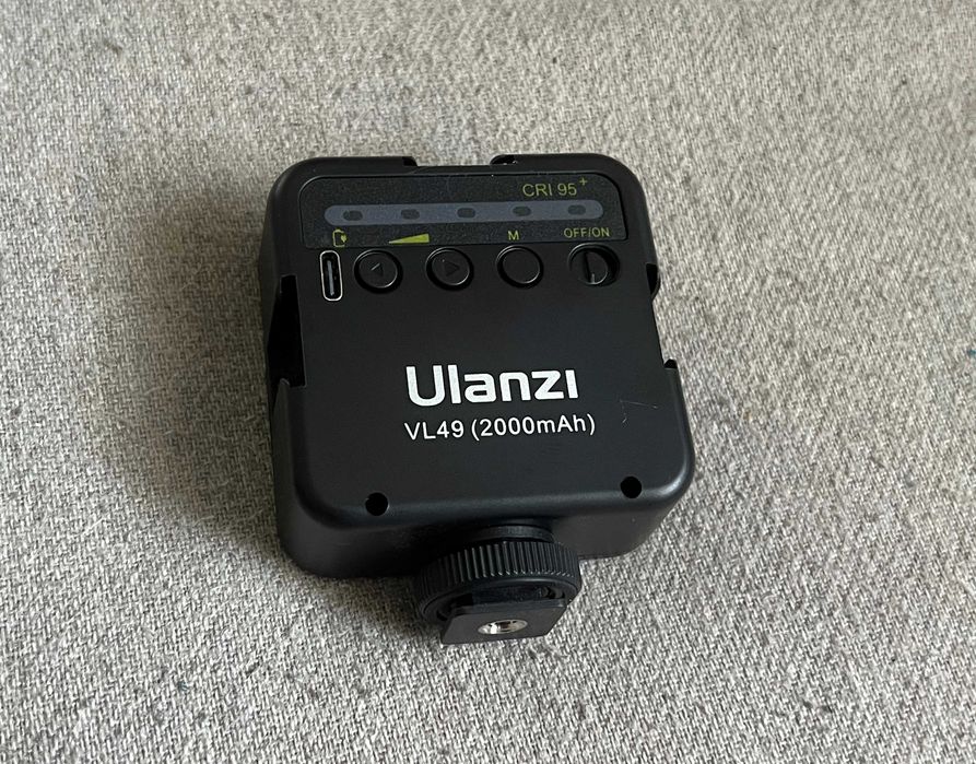 Lampa LED Ulanzi VL49 CRI 95  baterie reincarcabila 2000 mAh compacta