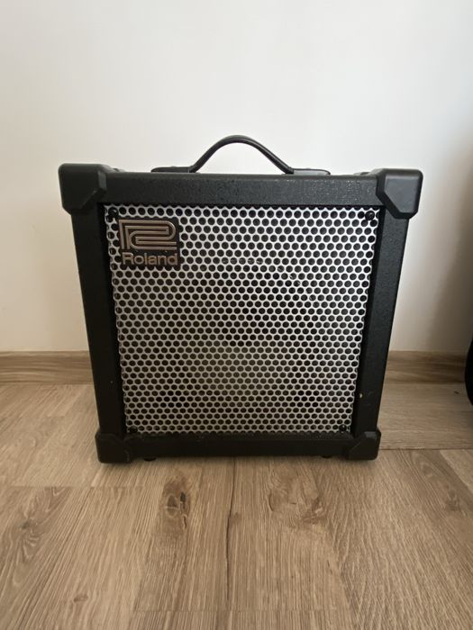 Vând/schimb Harley Benton ST62 BK VS și Roland Cube 20XL