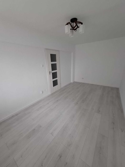 Proprietar, vand apartament 2 camere decomandat, et.3