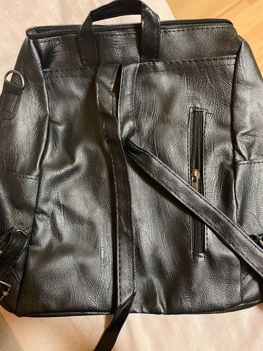 Vând geanta damă neagră