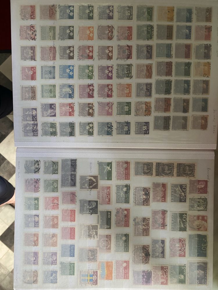 Clasor timbre vechi  anii 1900 .aproximativ 4000 buc.clasor60 pagini.