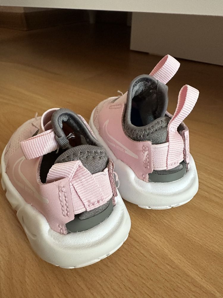 Обувки за момиче nike