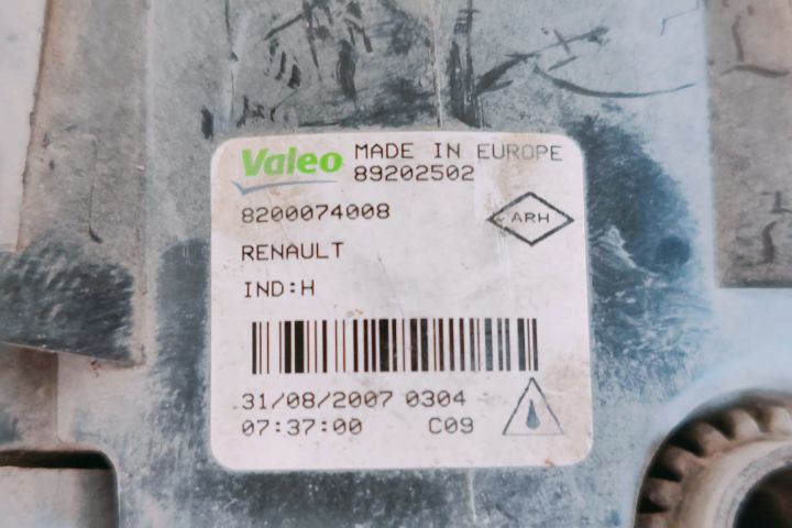 Proiector dreapta Valeo Far Ceata 8200074008 Dacia Logan prima genera