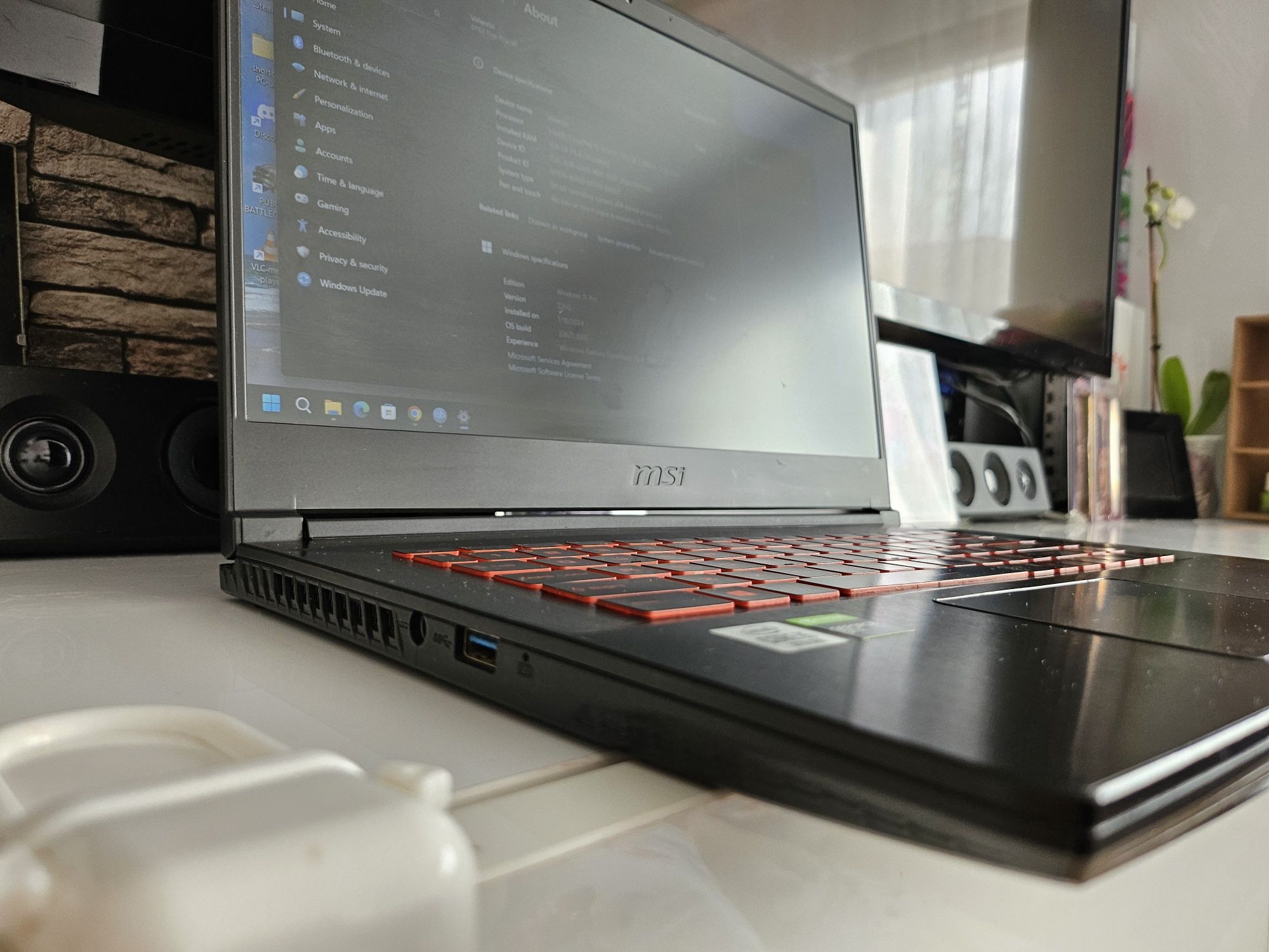 Laptop MSI MS-16R4