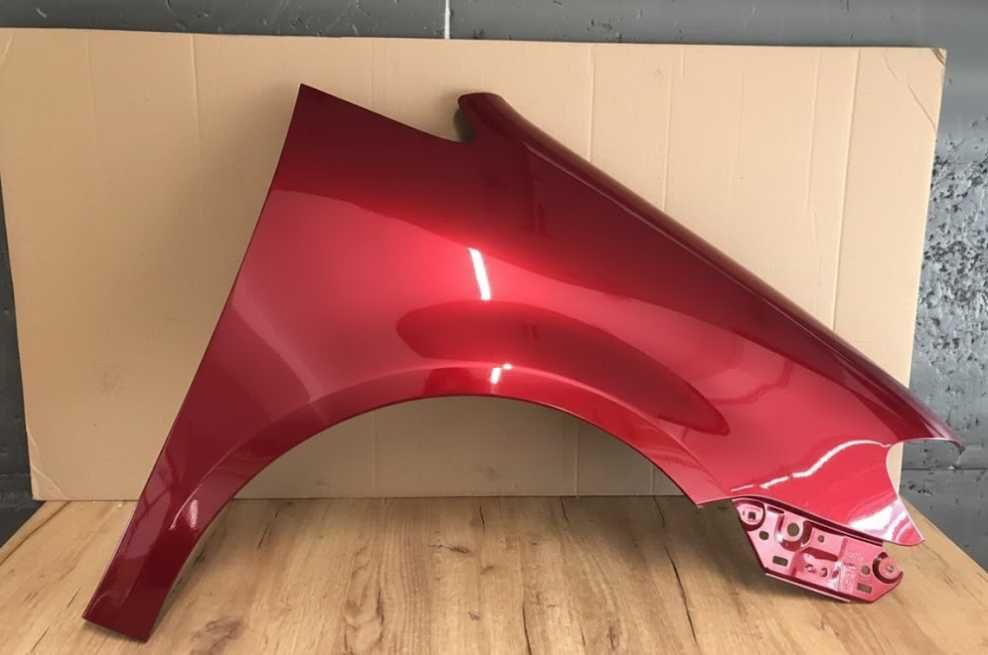 Aripa Fata Dreapta VW Touran An 2007-2014 (LY3D (Rosu))