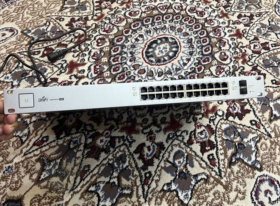 Unifi Switch 24 Сотилади