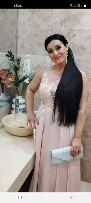 Vând rochie elegantă purtată 4 ore la o nuntă.