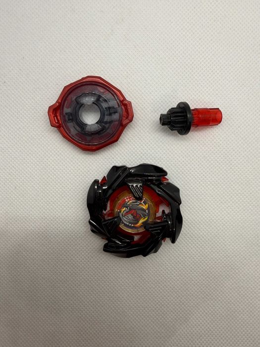 Beyblade комплект с X-Winder Launcher