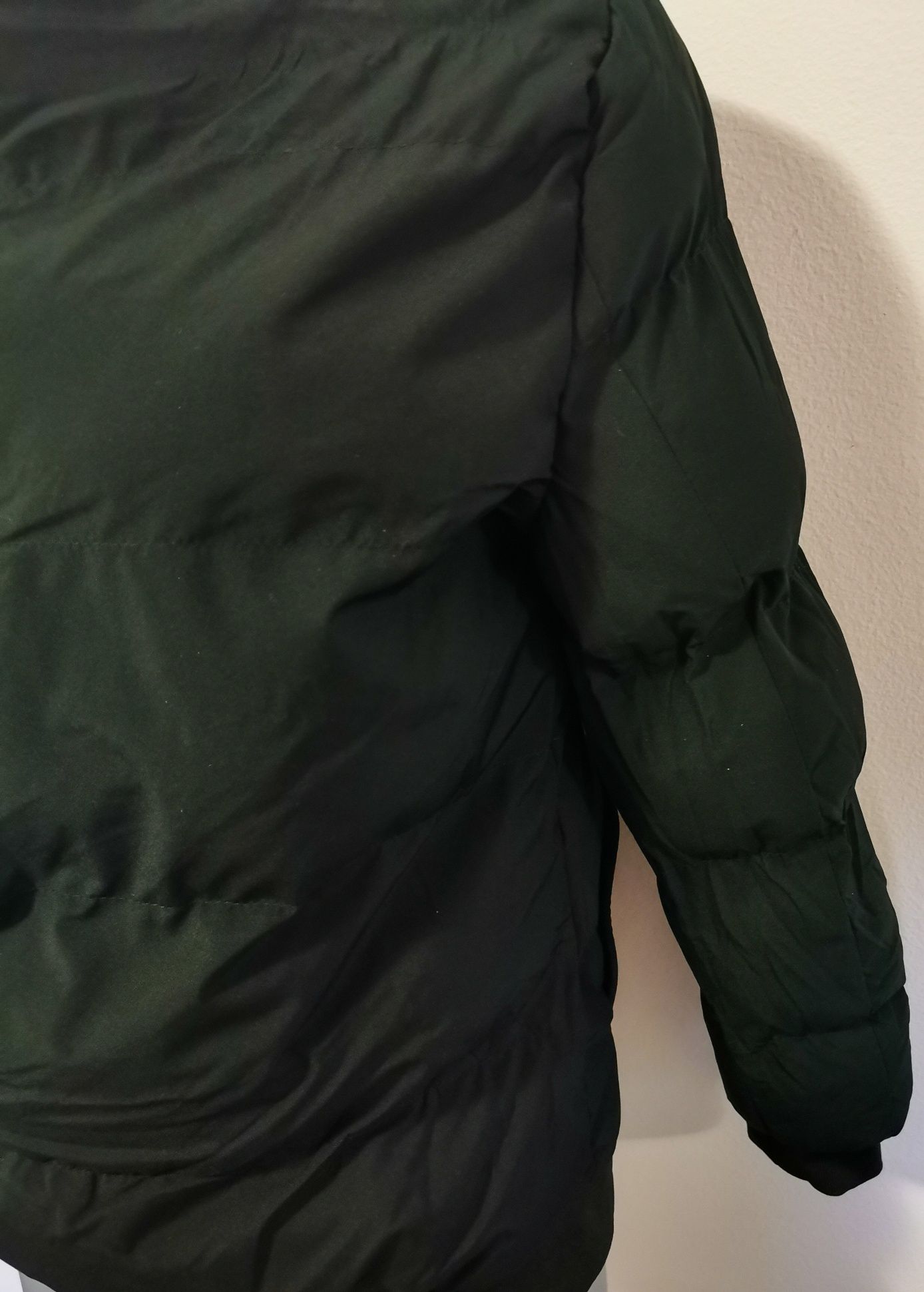Ново мъжко яке, плътно и дебело, тип бомбър, М-размер-35лв.