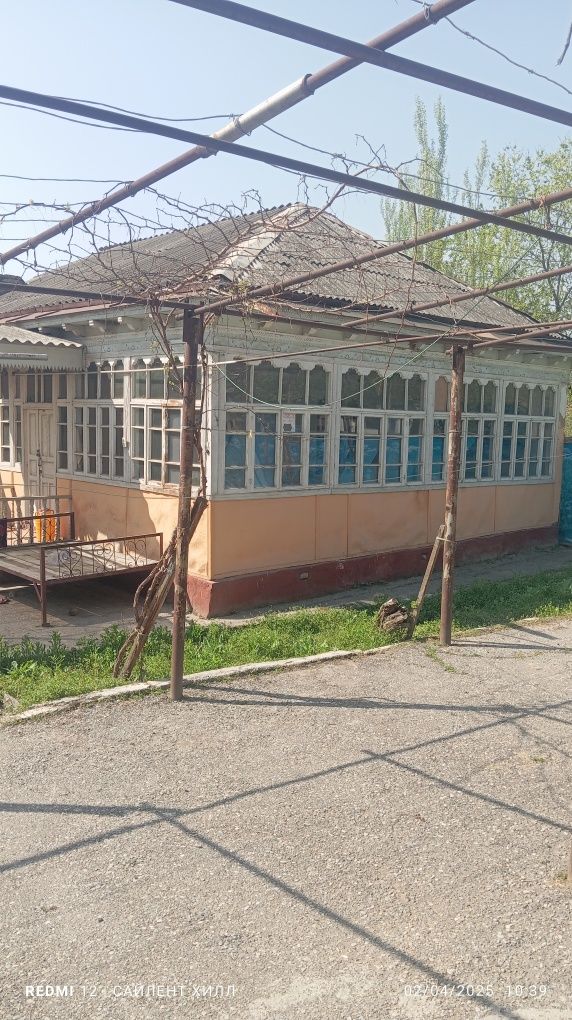 Xovli uy sotiladi