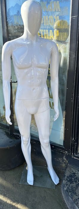 Мъжки манекени в много добро състояние и добра цена