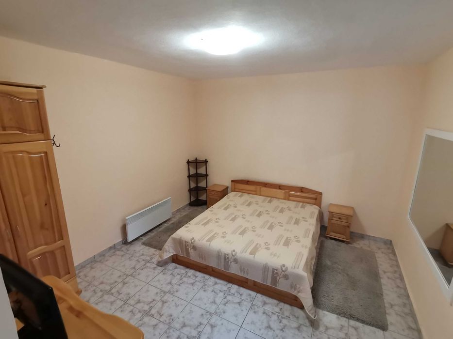 Дава се под наем Двустаен апартамент в Бургас, Лазур - 55 кв.м за 229.5 € - Снимка #3