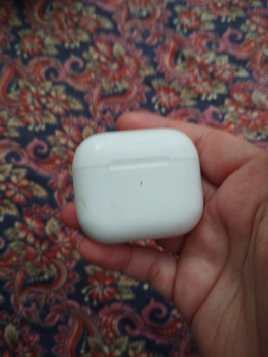Air pods bluetoohli naushnil