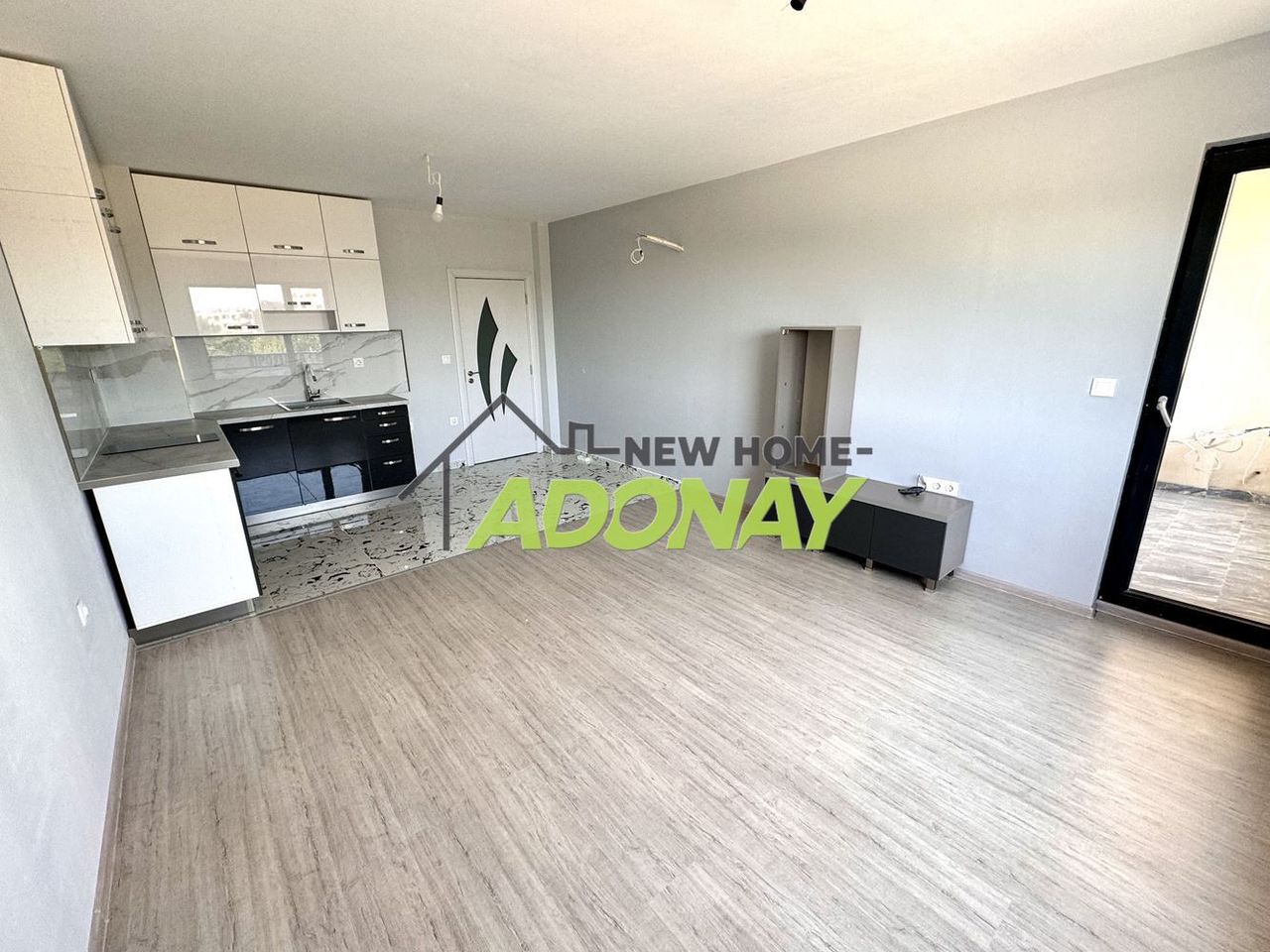 Продава се Двустаен апартамент в Пловдив, Остромила - 65 кв.м за 1654 €/кв.м - Снимка #1