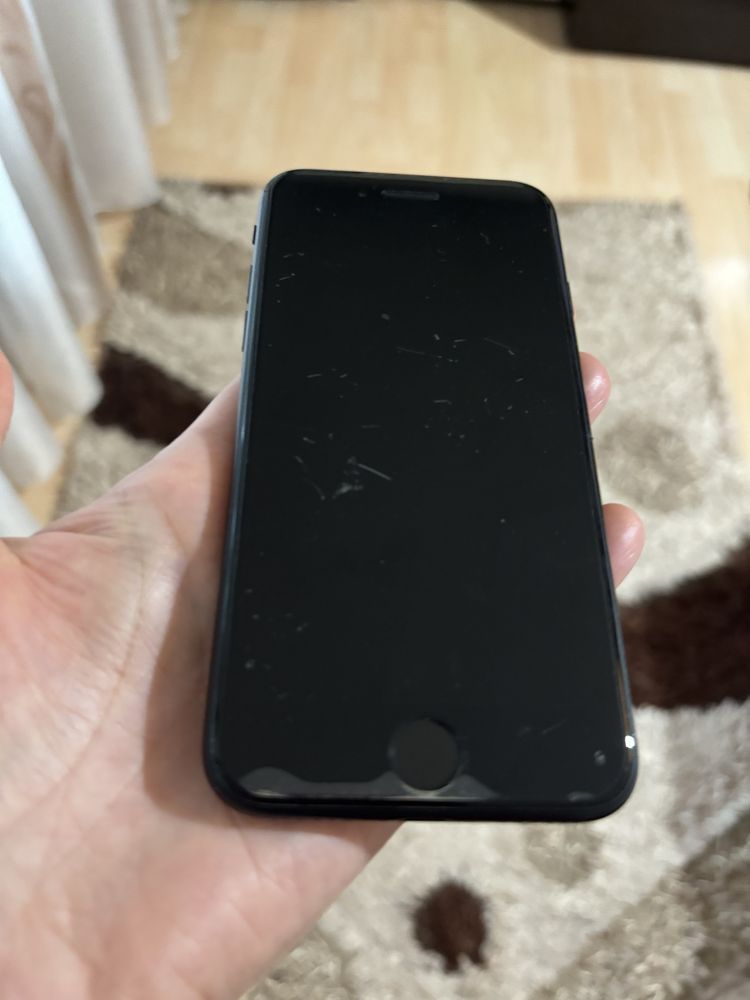 Айфон se 128GB