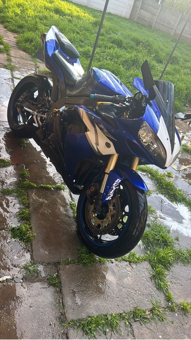 Vand yamaha r1 1000cc urgent !!