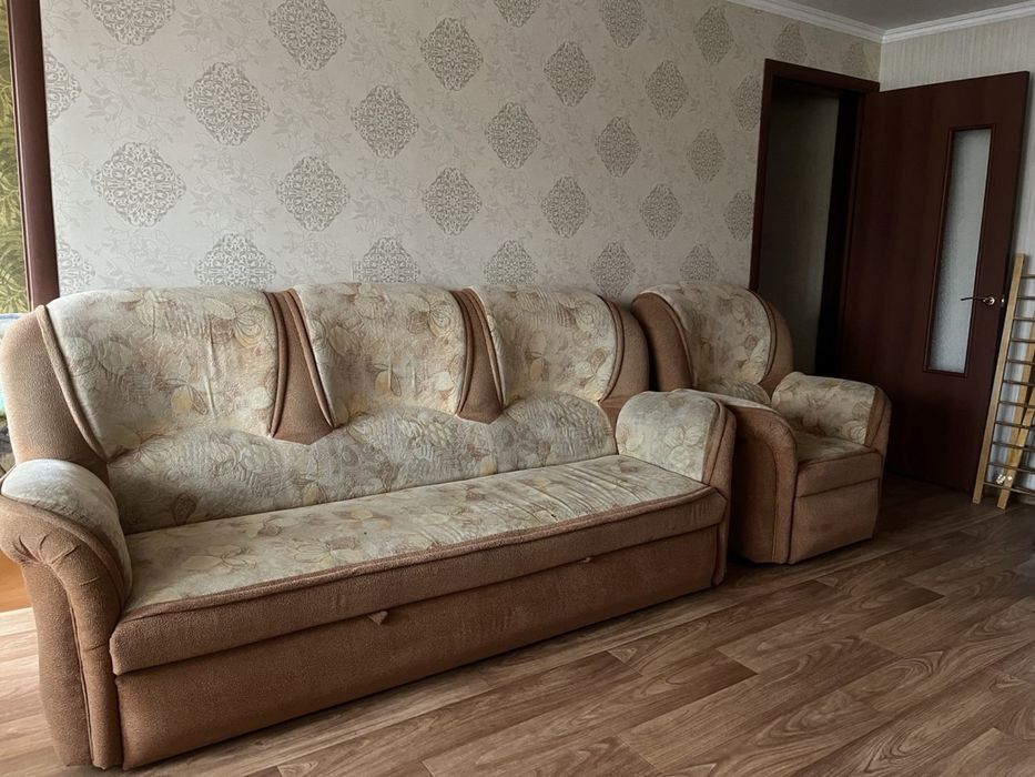 Продам диван и два кресла
