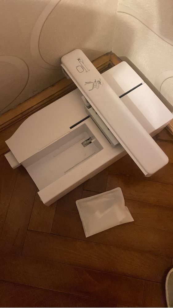 Masina de cusut si brodat Brother NV 2600