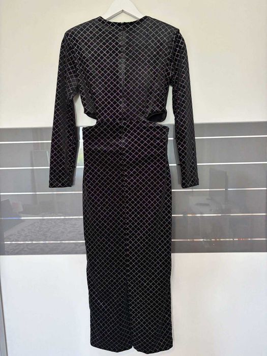 Rochie noua Zara cu decupaje laterale