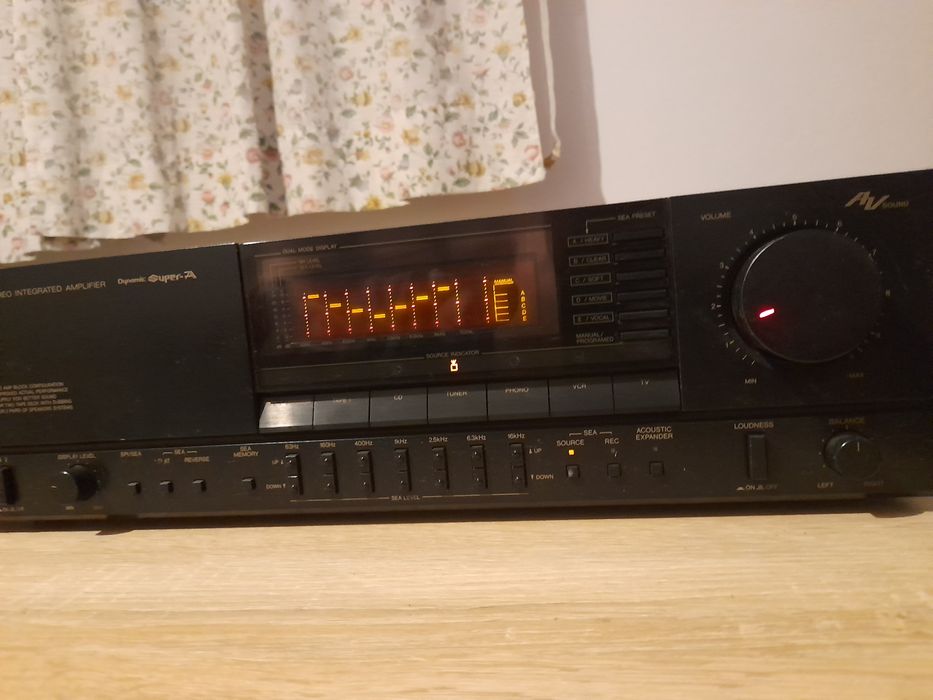 Amplificator JVC AX R551X cu egalizator