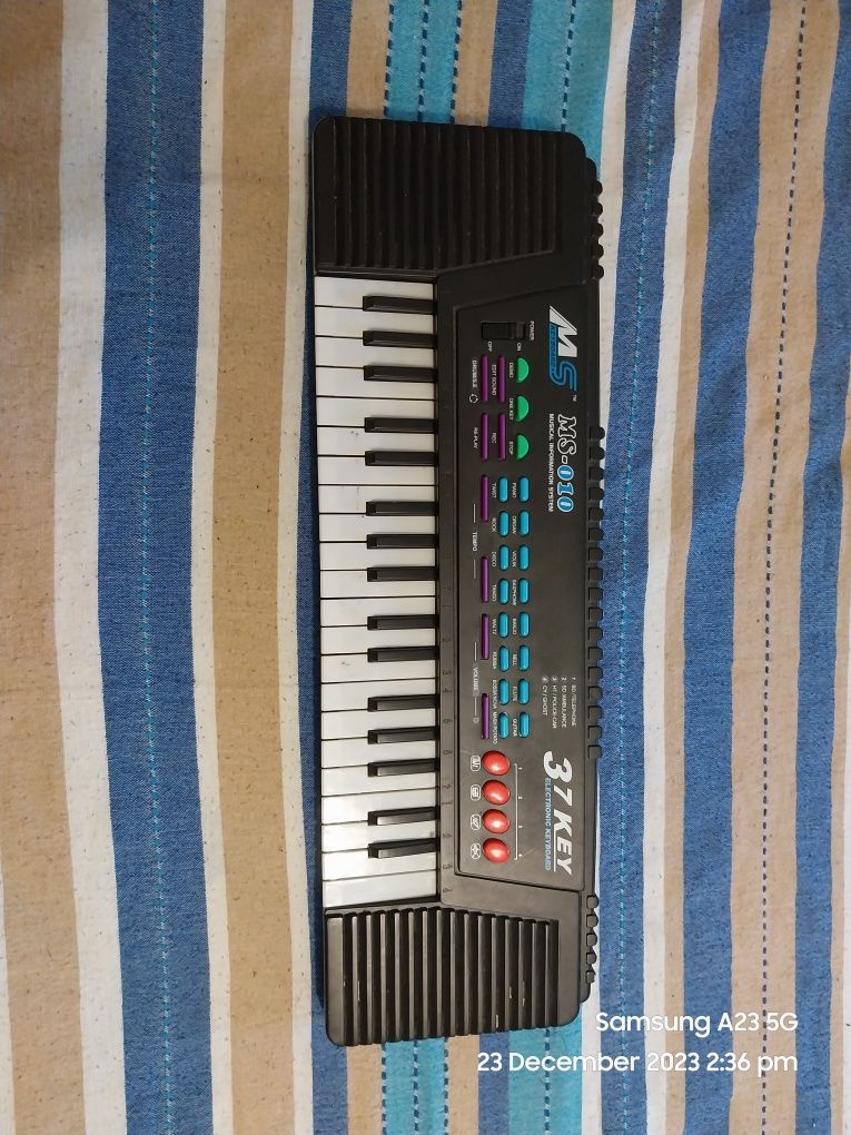 Orgă 37 Key Electronic Keyboard