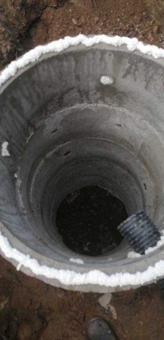 Услуги със багер 3т, самосвал и платформа.