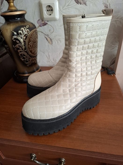 Сапожки женские,срочно